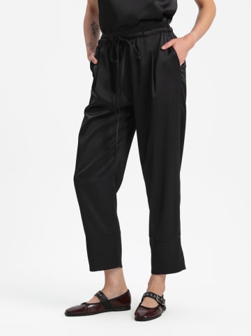 BGN Hose in Schwarz