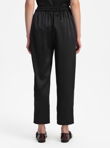 BGN Hose in Schwarz