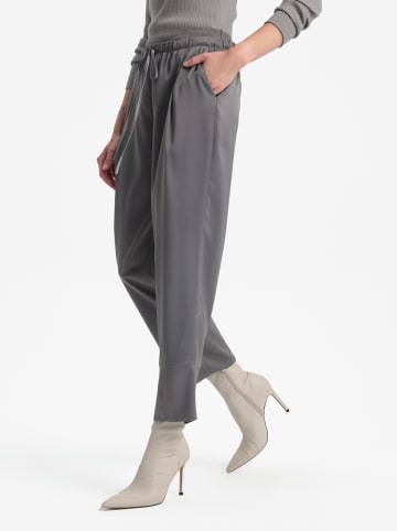 BGN Hose in Grau