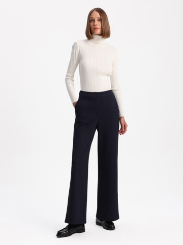 BGN Marlenehose in Schwarz/ LIla