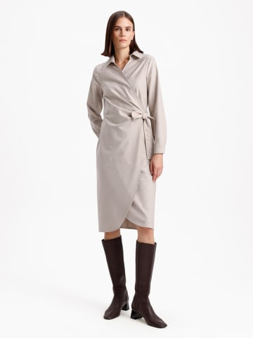 BGN Kleid in Hellgrau