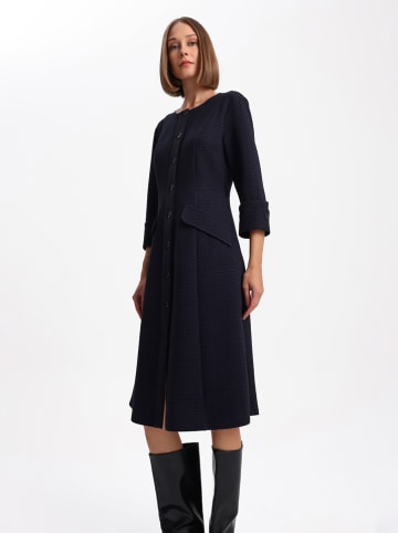 BGN Kleid in Schwarz/ Lila
