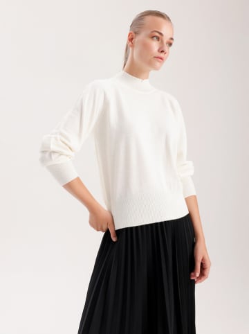 BGN Sweter w kolorze kremowym
