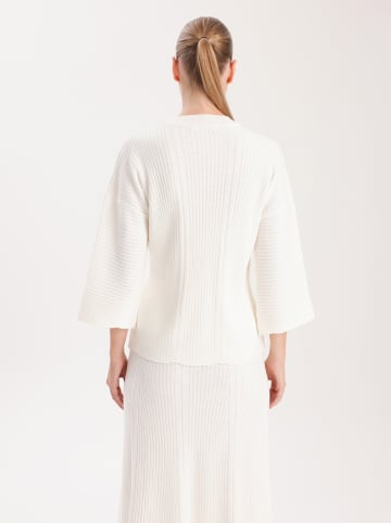 BGN Sweter w kolorze kremowym