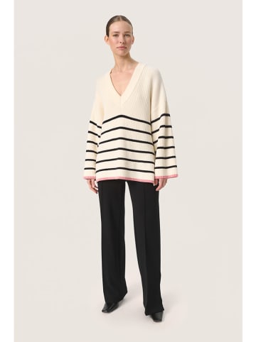 Soaked in Luxury Sweter w kolorze kremowo-czarnym