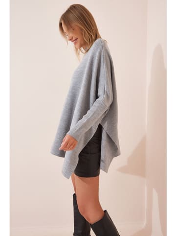 Happiness Istanbul Pullover in Grau