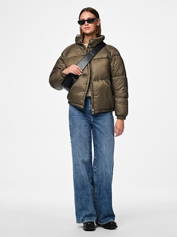 Pieces Steppjacke in Dunkelbraun