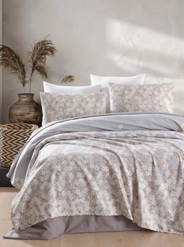 Elizabed Bedsprei lichtroze
