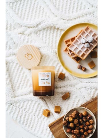 AVA & MAY Świeca zapachowa "Belgian Waffle" - 180 g