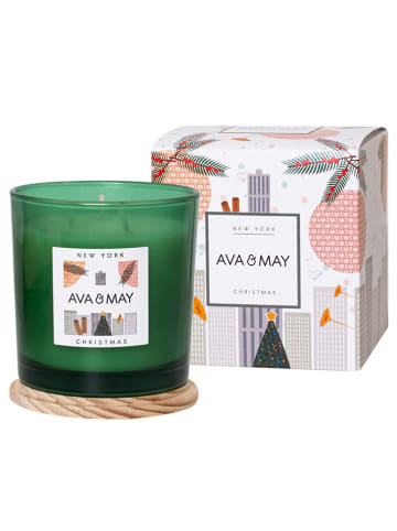 AVA & MAY Duftkerze "New York Christmas" in Grün - 380 g