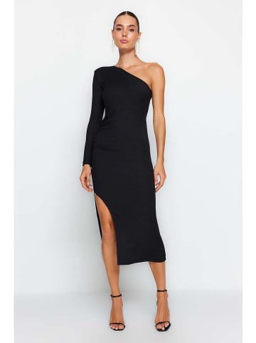 trendyol Kleid in Schwarz