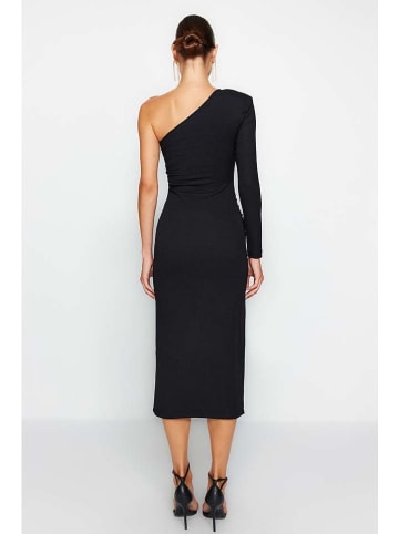 trendyol Kleid in Schwarz