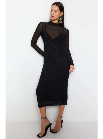 trendyol Kleid in Schwarz