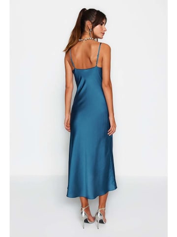trendyol Kleid in Blau