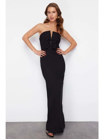 trendyol Kleid in Schwarz