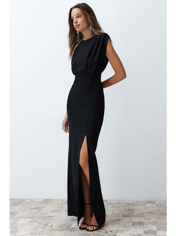 trendyol Kleid in Schwarz