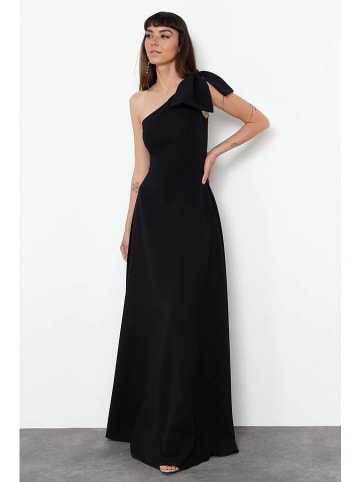 trendyol Kleid in Schwarz