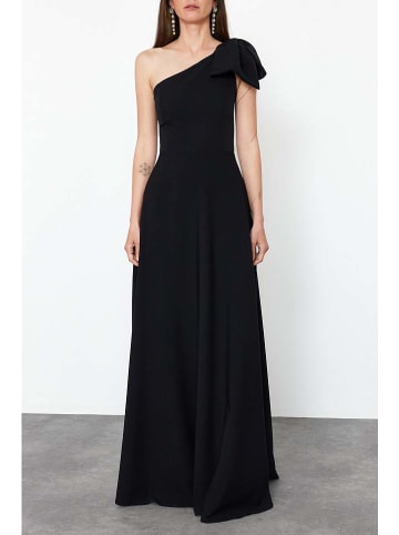 trendyol Kleid in Schwarz