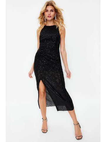 trendyol Kleid in Schwarz
