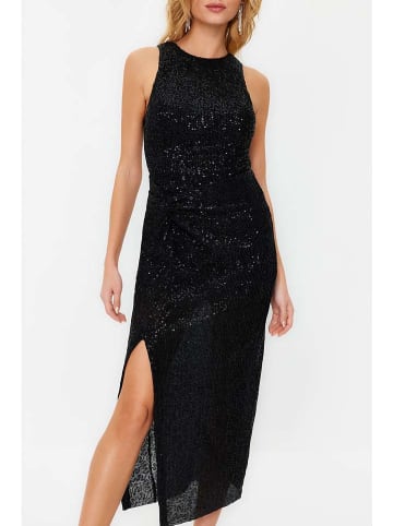 trendyol Kleid in Schwarz