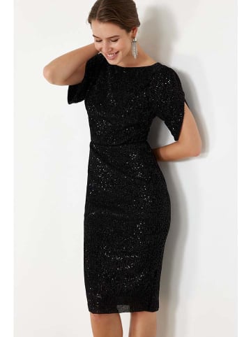 trendyol Kleid in Schwarz