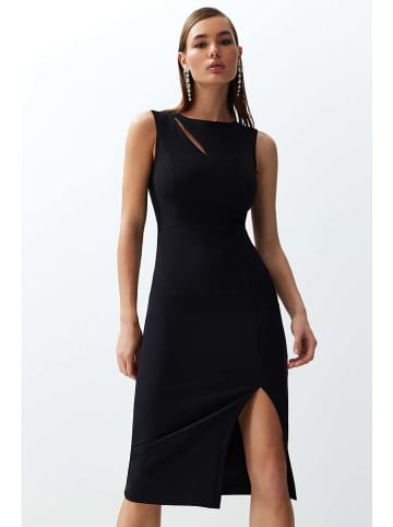 trendyol Kleid in Schwarz