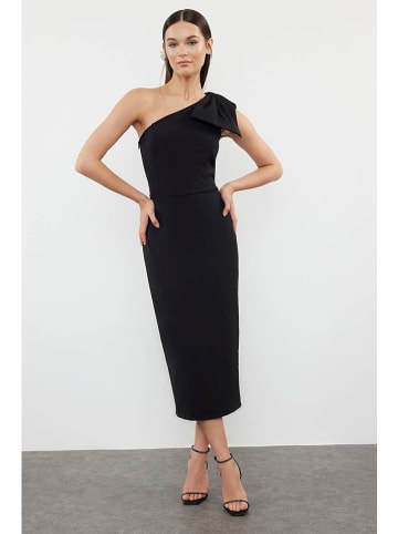 trendyol Kleid in Schwarz