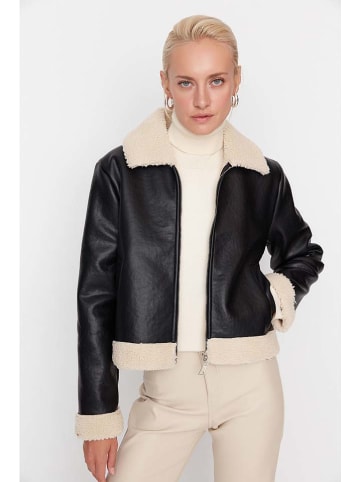 trendyol Übergangsjacke in Schwarz/ Creme