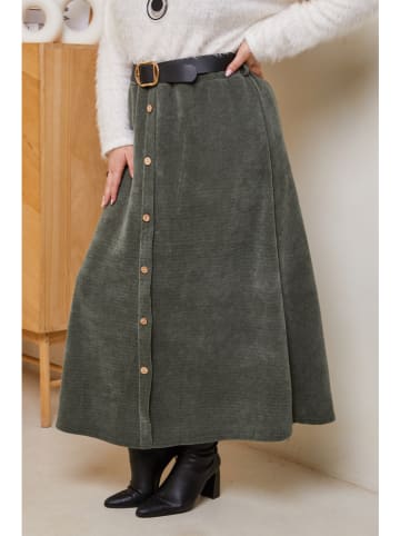 Curvy Lady Rock in Khaki