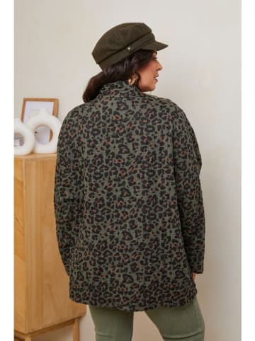 Curvy Lady Übergangsjacke in Khaki