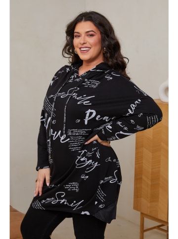 Curvy Lady Sukienka dresowa w kolorze czarnym