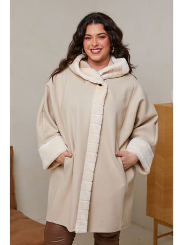 Curvy Lady Płaszcz zimowy w kolorze beżowym