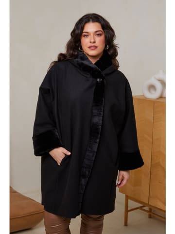 Curvy Lady Wintermantel zwart