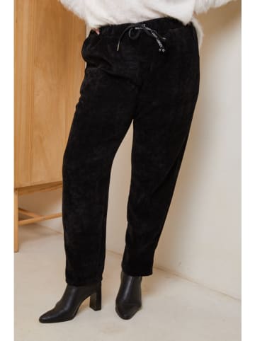 Curvy Lady Sweathose in Schwarz