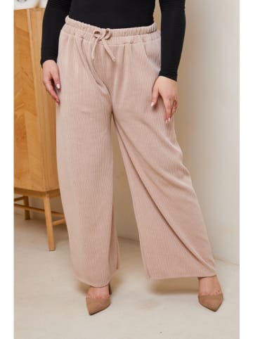 Curvy Lady Cordhose in Beige