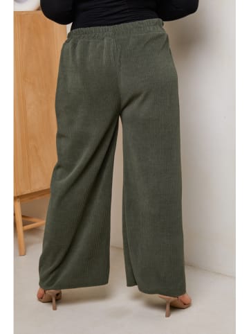 Curvy Lady Corduroybroek kaki