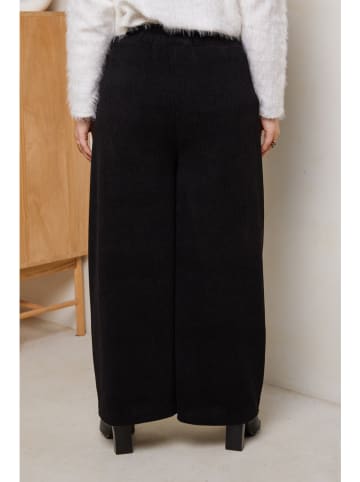 Curvy Lady Corduroybroek zwart