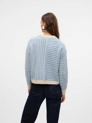 Vero Moda Sweter w kolorze błękitnym