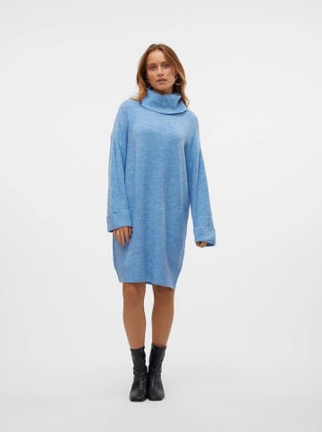 Vero Moda Sukienka dzianinowa w kolorze błękitnym
