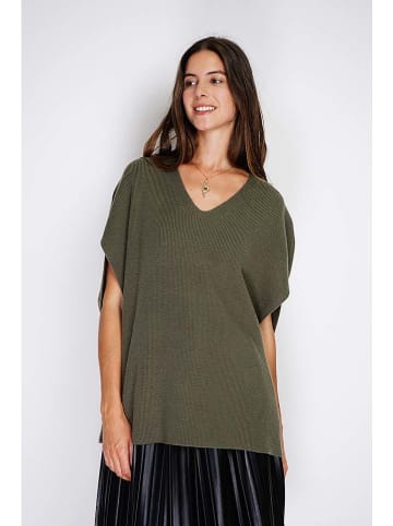 William de Faye Pullunder in Khaki