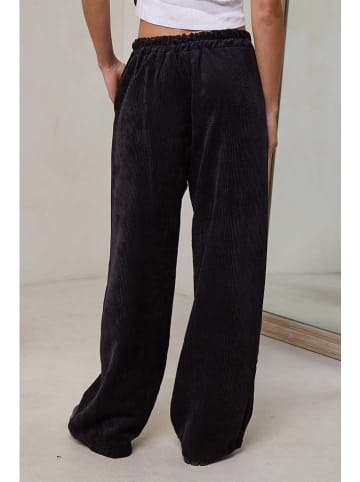 Joséfine Cordhose "Dael" in Schwarz
