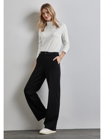 Street One Sweter w kolorze białym