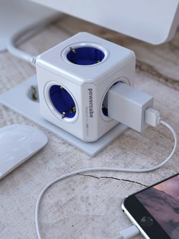 Designnest Steckdosenmultiplikator ''PowerCube'' in Weiß/ Blau - (B)7 x (H)7 x (T)11 cm