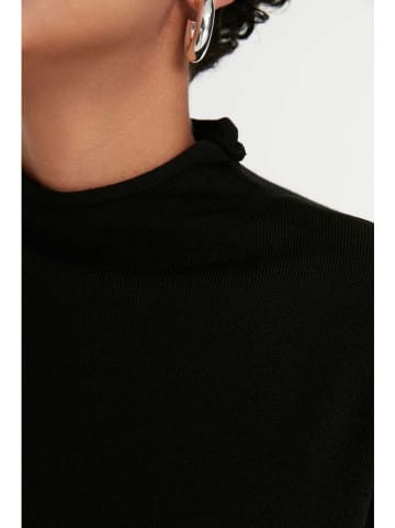 trendyol Kleid in Schwarz