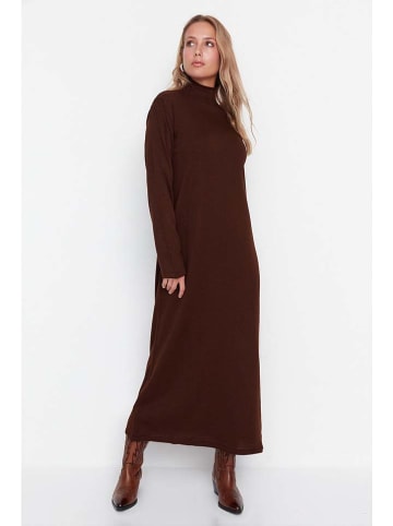 trendyol Kleid in Braun
