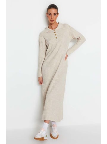 trendyol Kleid in Creme