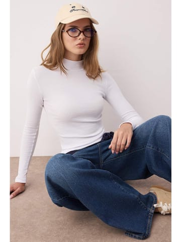 trendyol Longsleeve in Weiß