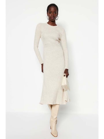 trendyol Kleid in Creme
