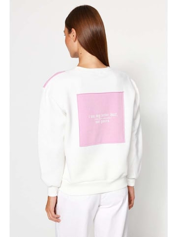 trendyol Sweatshirt in Weiß/ Rosa