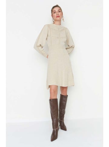trendyol Kleid in Beige